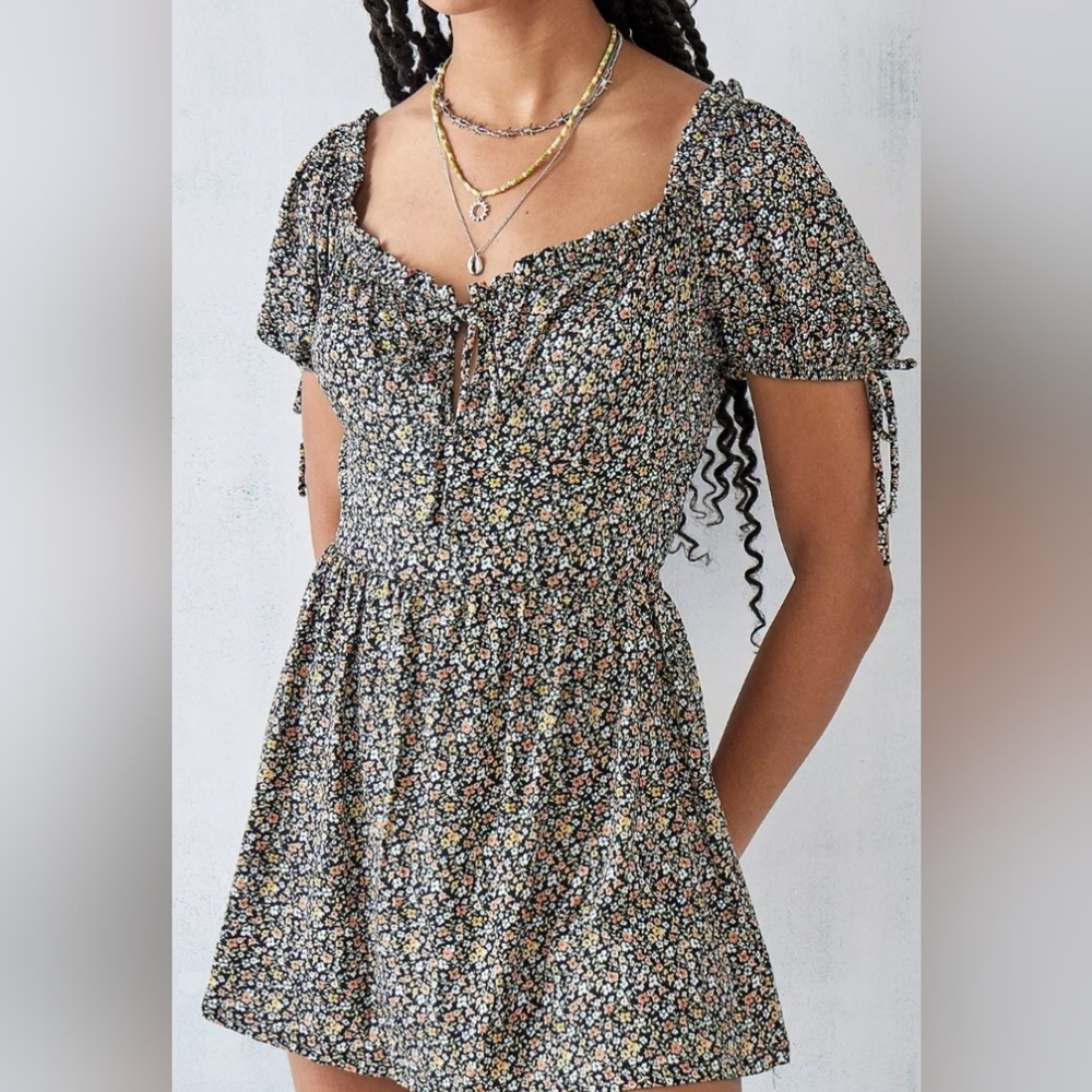 Urban Outfitters Black Floral Romper M NWT Puff Sleeve Boho Mini Dress Fairycore